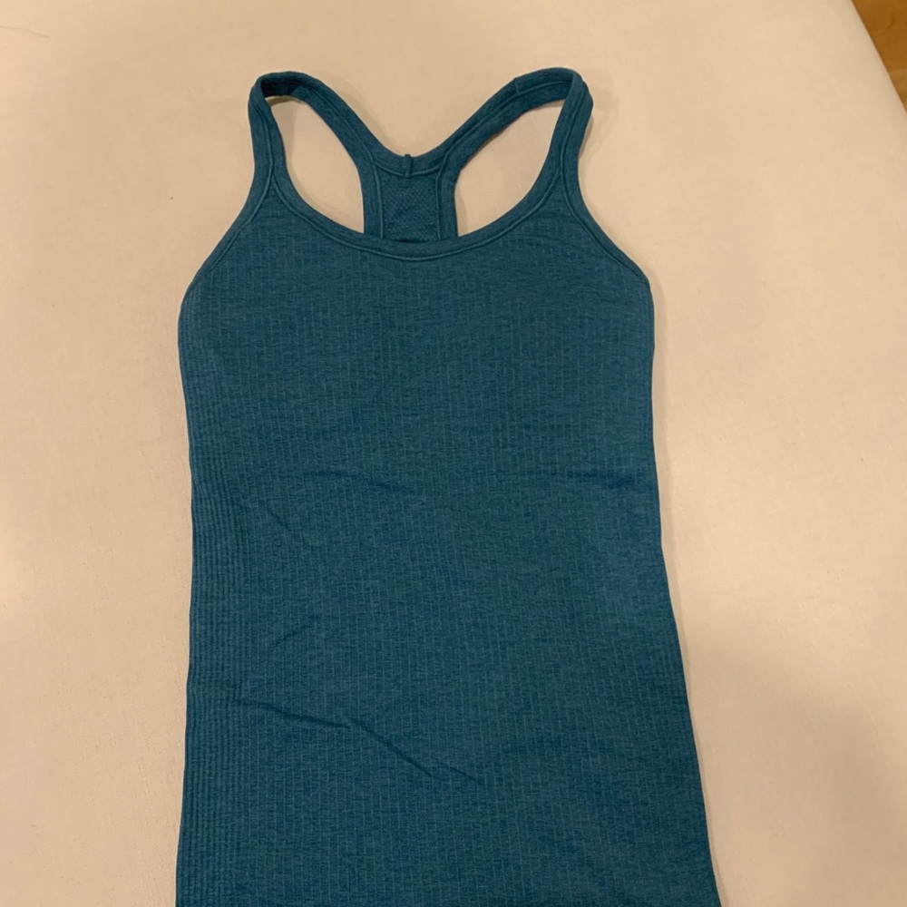 Lululemon ebb to street tank